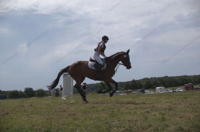 14-20-35_nina-charlott  lucy h3